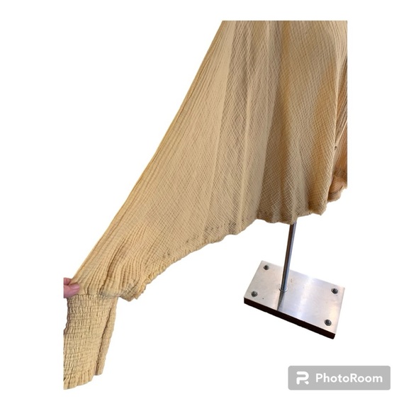 Oli & Hali, M/L, Light Yellow Button down Oversize Blouse. - Picture 5 of 10